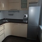 маленькая кухня с холодильником в хрущевке дизайн фото