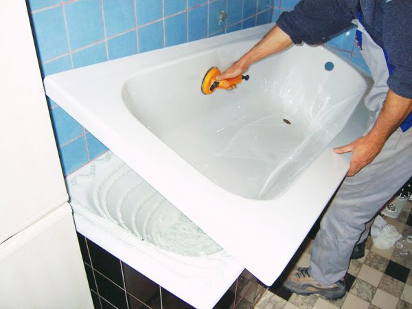 Что такое реставрация старой ванны с помощью акрилового вкладыша