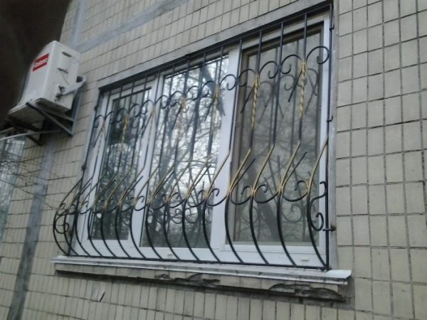 Виды и преимущества установки решеток на окна